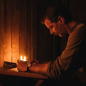 Bilder The War Below