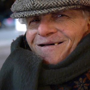 Bilder Behind The Yellow Door