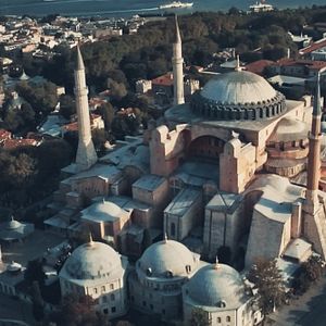 Bilder Adanış: Kutsal Kavga