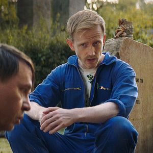 Bilder Wer gräbt den Bestatter ein?