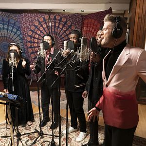 Bilder Pentatonix: Around The World For The Holidays