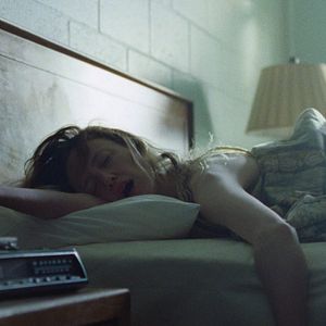 Bilder Andrea Riseborough