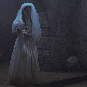 Bilder The Communion Girl