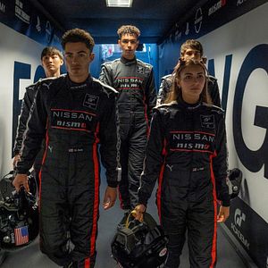 Bilder Archie Madekwe