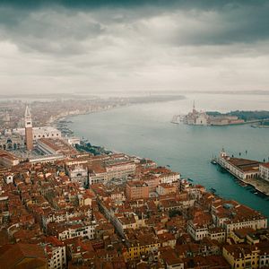 Bilder A Haunting In Venice