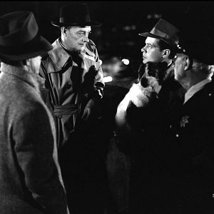 Bilder Einer weiß zuviel