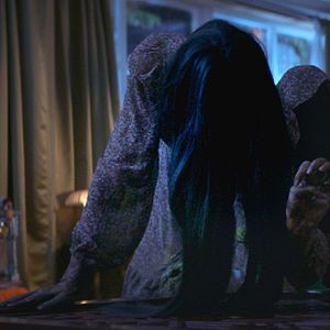 Bilder It Lives Inside