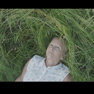 Bilder Kobieta na dachu