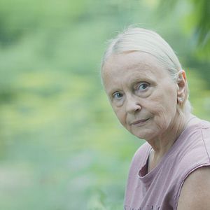 Bilder Kobieta na dachu