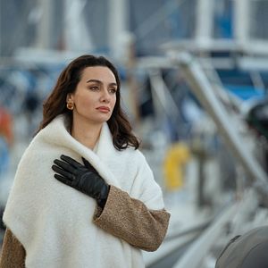 Bilder Der Vogel und die Löwin