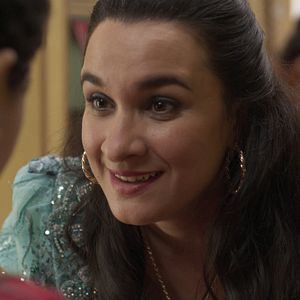 Bilder Adila Bendimerad