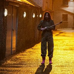 Bilder The Woman In The Wall