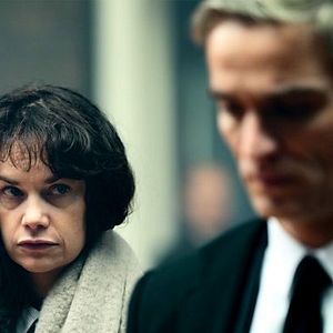 Bilder The Woman In The Wall