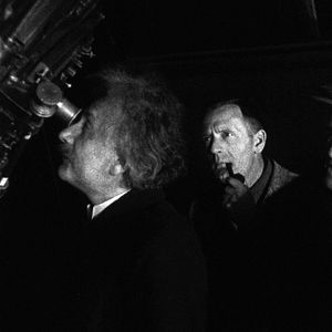 Bilder Einstein und die Bombe