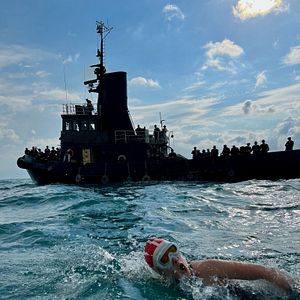 Bilder Die junge Frau und das Meer