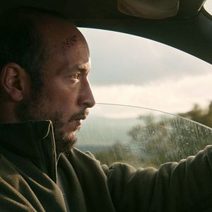 Bilder  Behind the Mountains