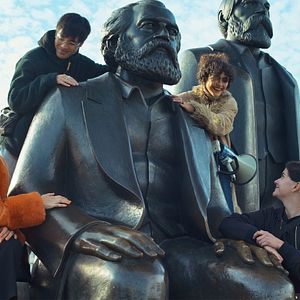 Bilder Niemals allein, immer zusammen