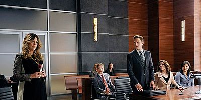 Poster der Serie Two Girls, One Code