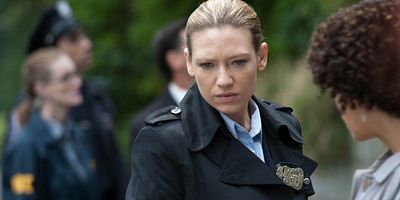 Poster der Serie And Those We've Left Behind