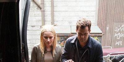 Poster der Serie Transilience Thought Unifier Model-11