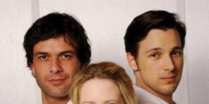 Poster der Serie Skandal! Hochzeitsnacht zu dritt (2)