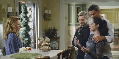 Poster der Serie And We Bring the Light