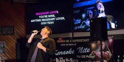 Poster der Serie Black