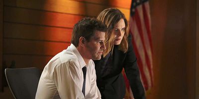 Poster der Serie The Resurrection in the Remains