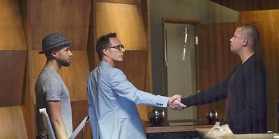 Poster der Serie Unter Beschuss