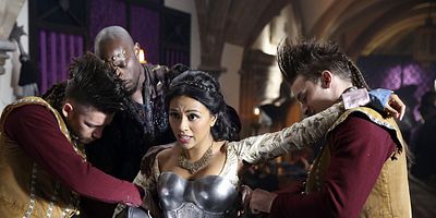 Poster der Serie Giants vs. Dwarves