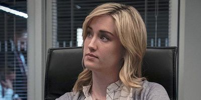 Poster der Serie Phönix aus der Asche