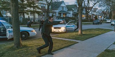 Poster der Serie She's Got Us