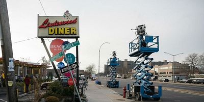 Poster der Serie Over a Barrel