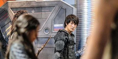 Poster der Serie Heavy Lies the Crown