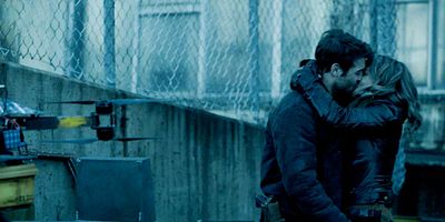 Poster der Serie No Place Like Home