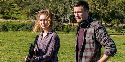 Poster der Serie Rote Erde