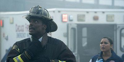 Poster der Serie Spiel mit dem Feuer