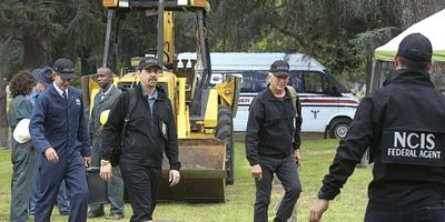 Poster der Serie Ein Sarg für Zwei