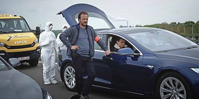 Poster der Serie Connectée