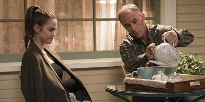 Poster der Serie Giving Up The Ghost