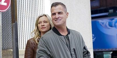 Poster der Serie Benjamin Franklin + Grey Duffle