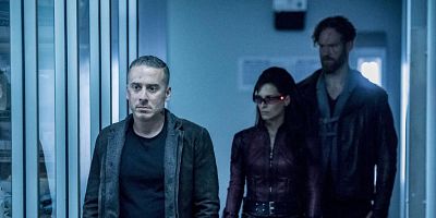 Poster der Serie Crossing Lines