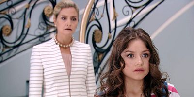 Poster der Serie Novíos, sobre ruedas