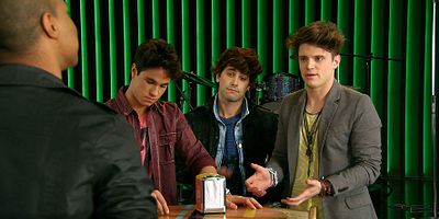 Poster der Serie Una Plan Contra Luna, Sobre Ruedas