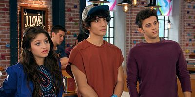 Poster der Serie La Competencia, Sobre Ruedas