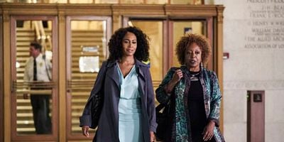 Poster der Serie Uncommon Women and Mothers