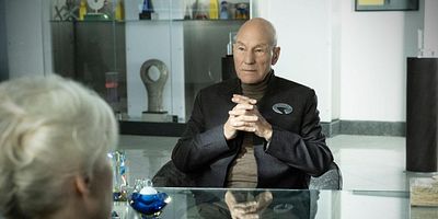 Poster der Serie Maps and Legends