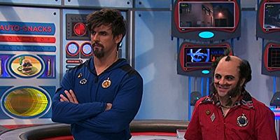 Poster der Serie Opposite Universe