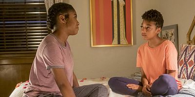 Poster der Serie Aus den Angeln gehoben