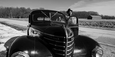 Poster der Serie East/We4st